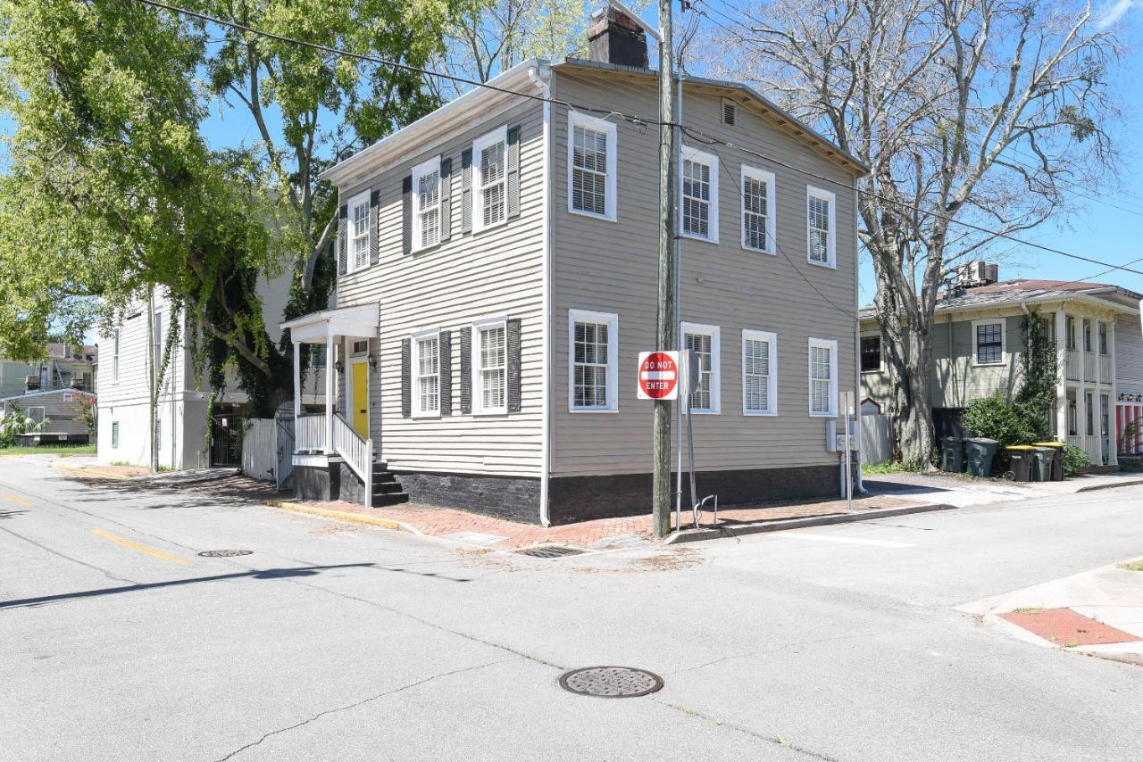 Gallery Art Off St Parking Near Forsyth Park Savannah Exterior photo